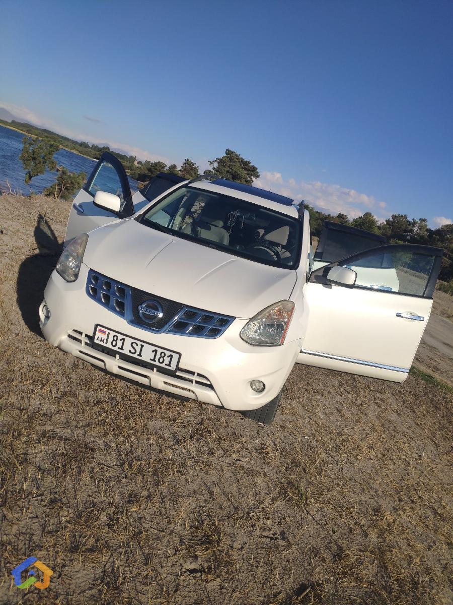 Nissan Rogue - image 2