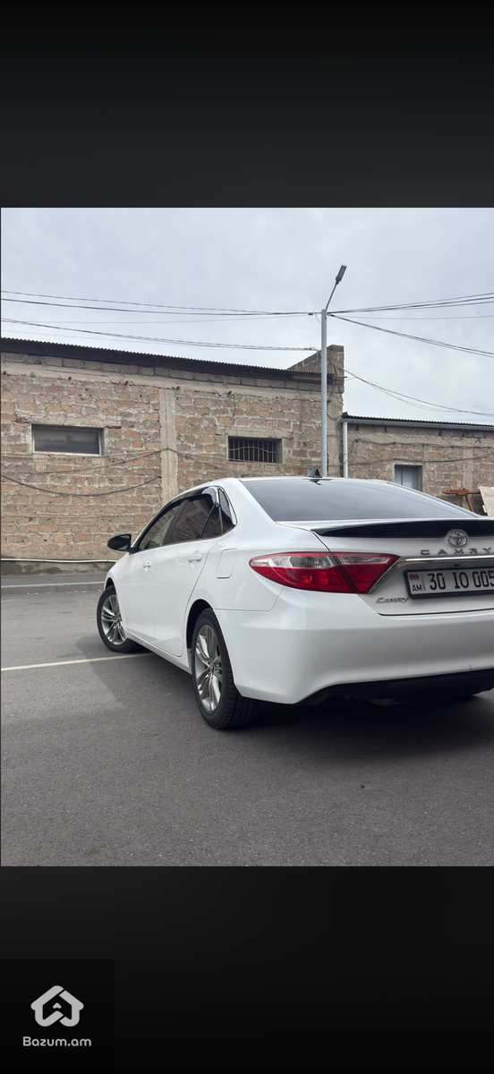Toyota Camry - image 7