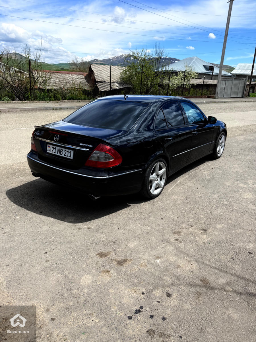 Mercedes - image 5