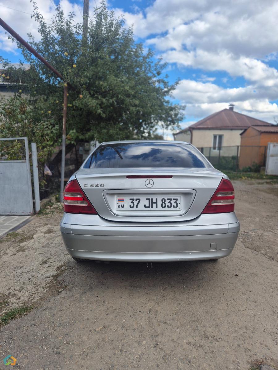 Mercedes benz w203 - image 2