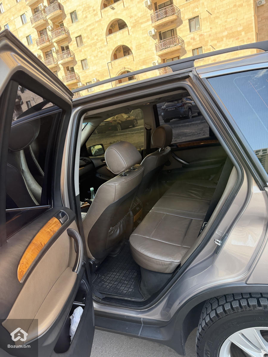 BMW X5 4.4 - image 10