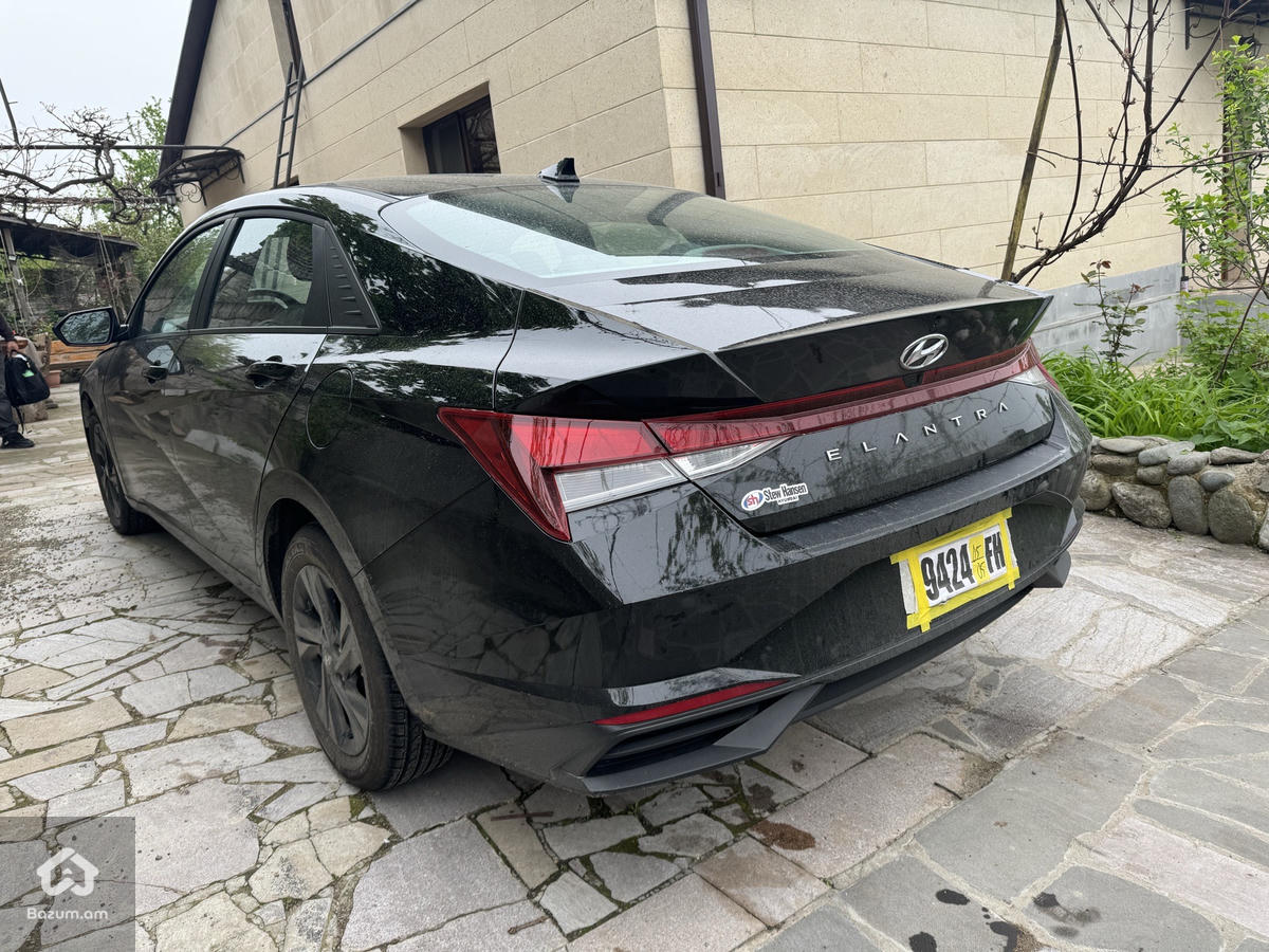 Hyundai Elantra 2023 Sel  - image 4