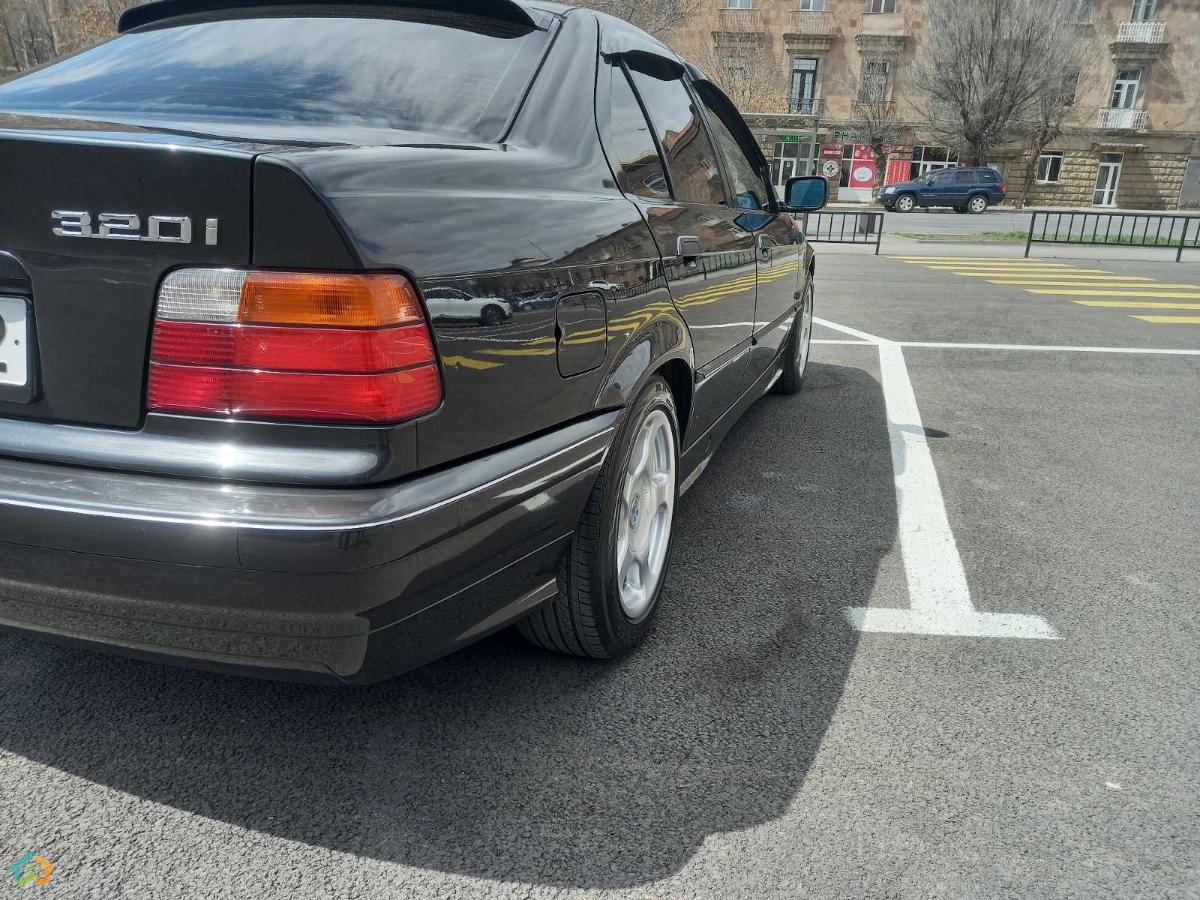 Bmw 320i - image 6