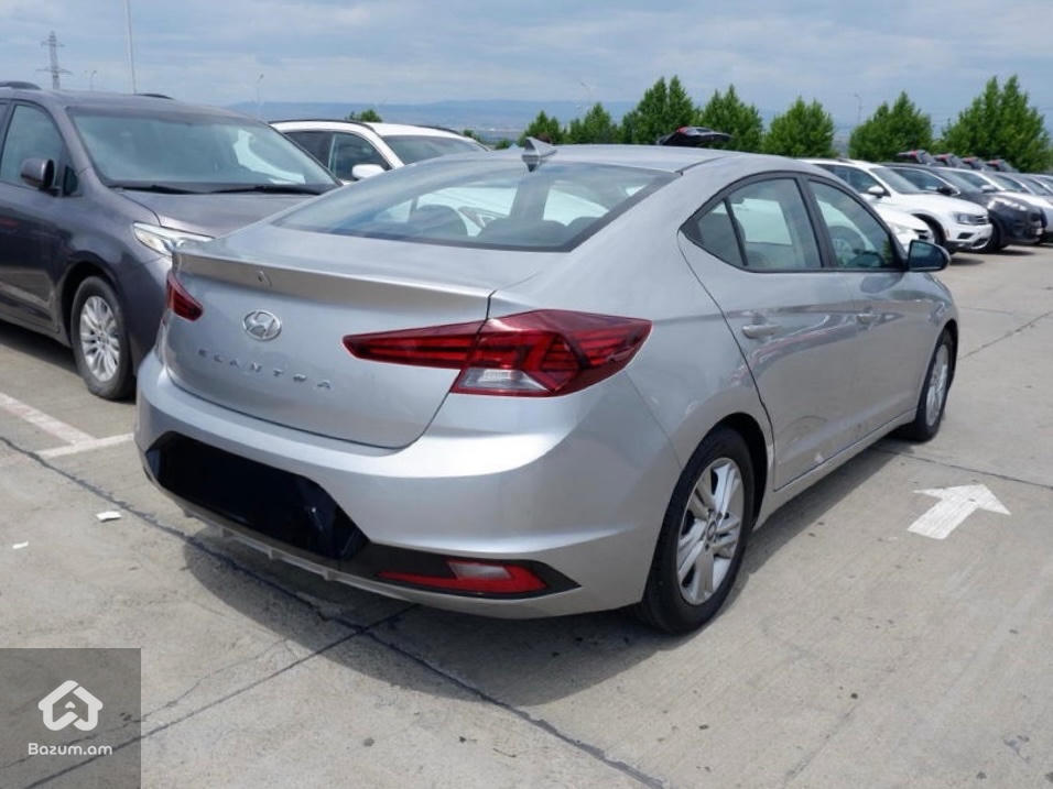 Hyundai Elantra 2020 - image 4