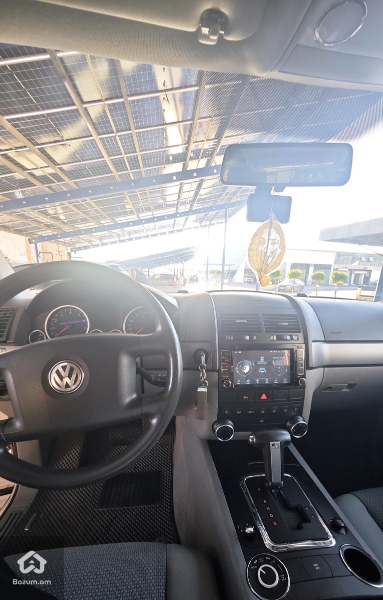 Volkswagen Touareg - image 6
