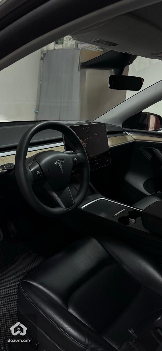 Tesla Model Y - image 4