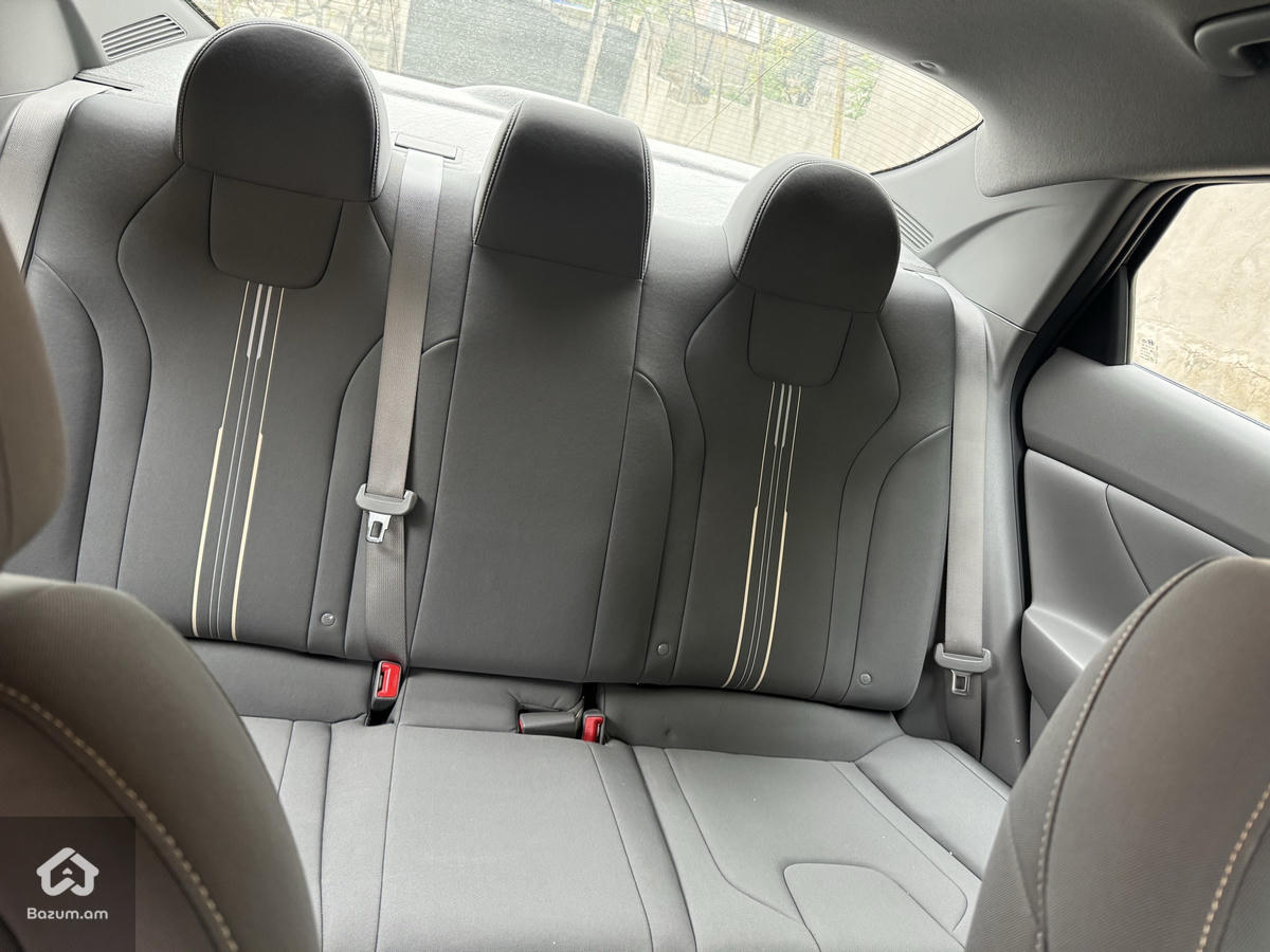 Hyundai Elantra 2023 Sel  - image 15
