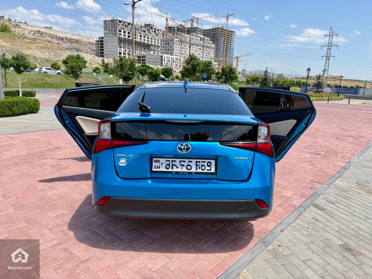 Toyota Prius 2020 - image 3