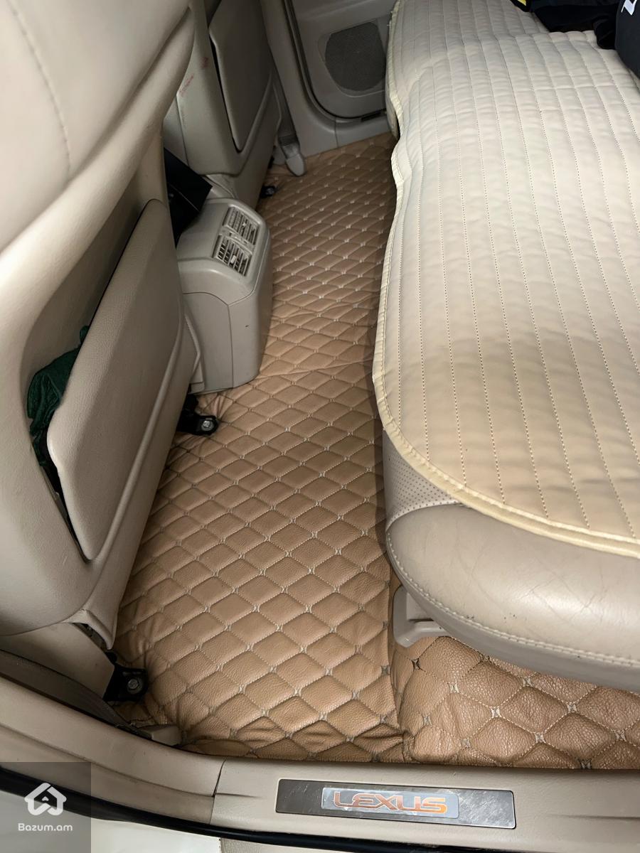 Lexus RX350 - image 8