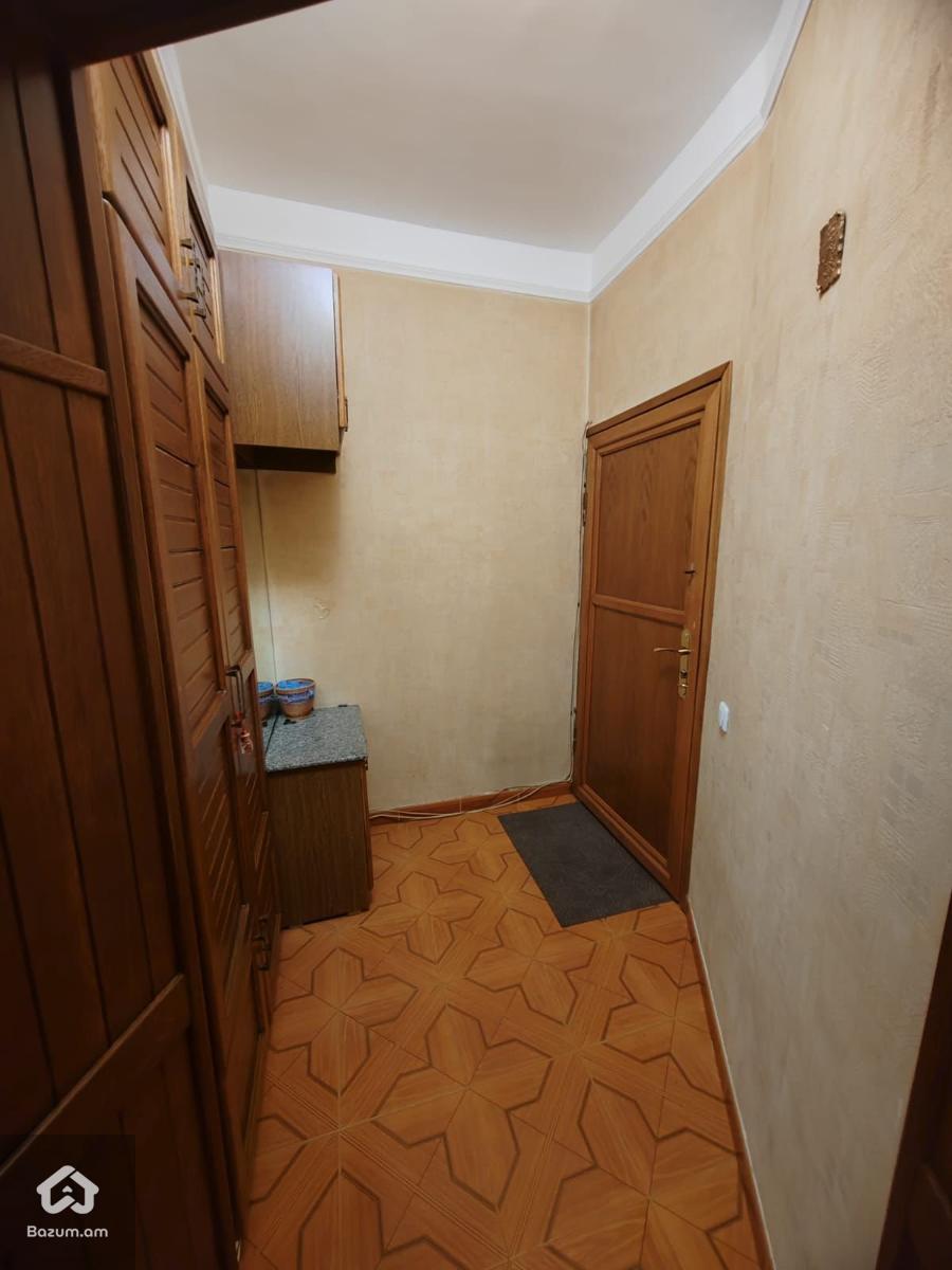 Վաճառվում է բնակարան - image 9