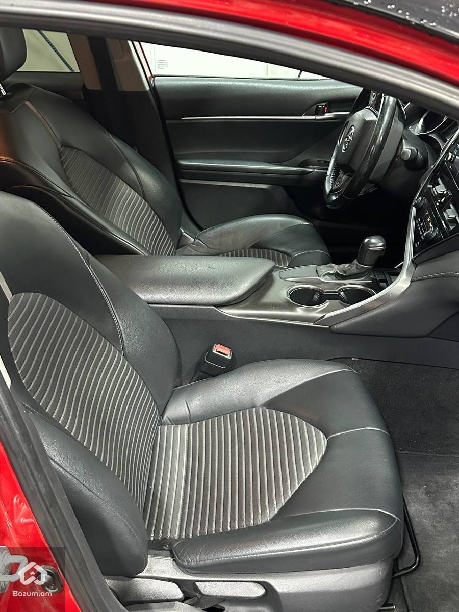 Toyota Camry 2021SE - image 9