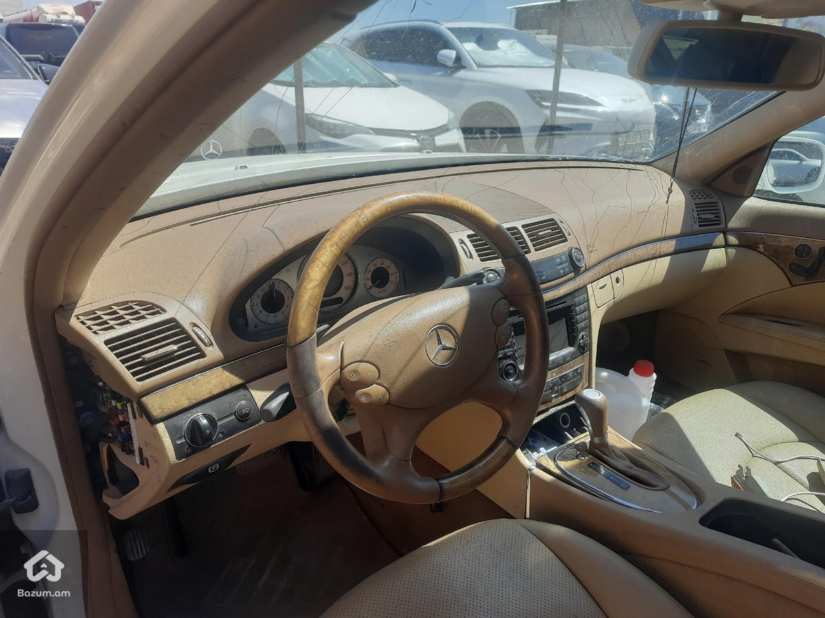 mercedes benz w211 - image 7