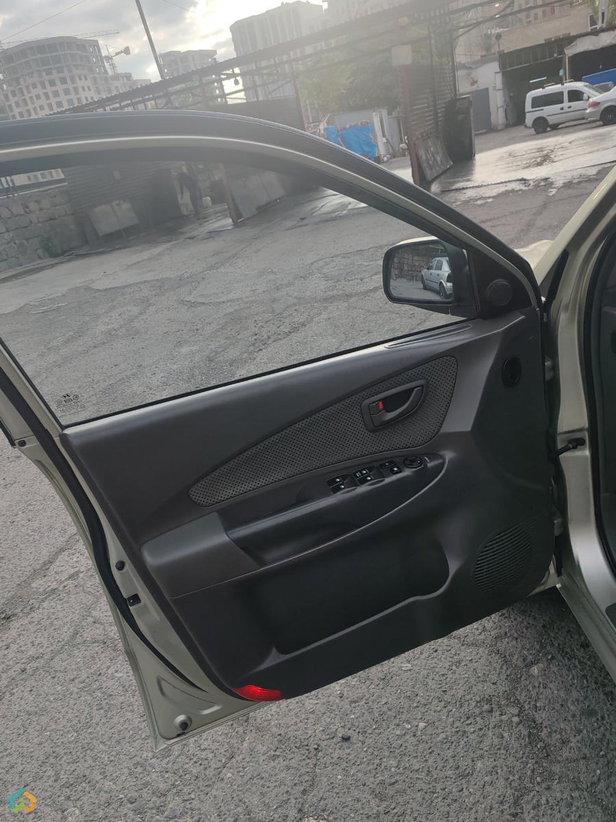 Hyundai Tucson JM - image 16