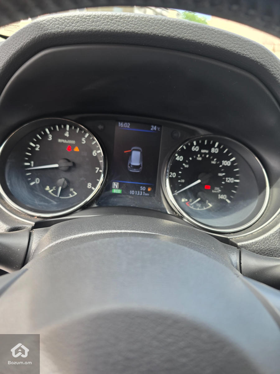 Nissan Rogue - image 4