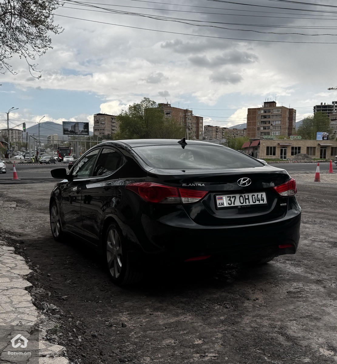 Hyundai Elantra 2011 - image 3