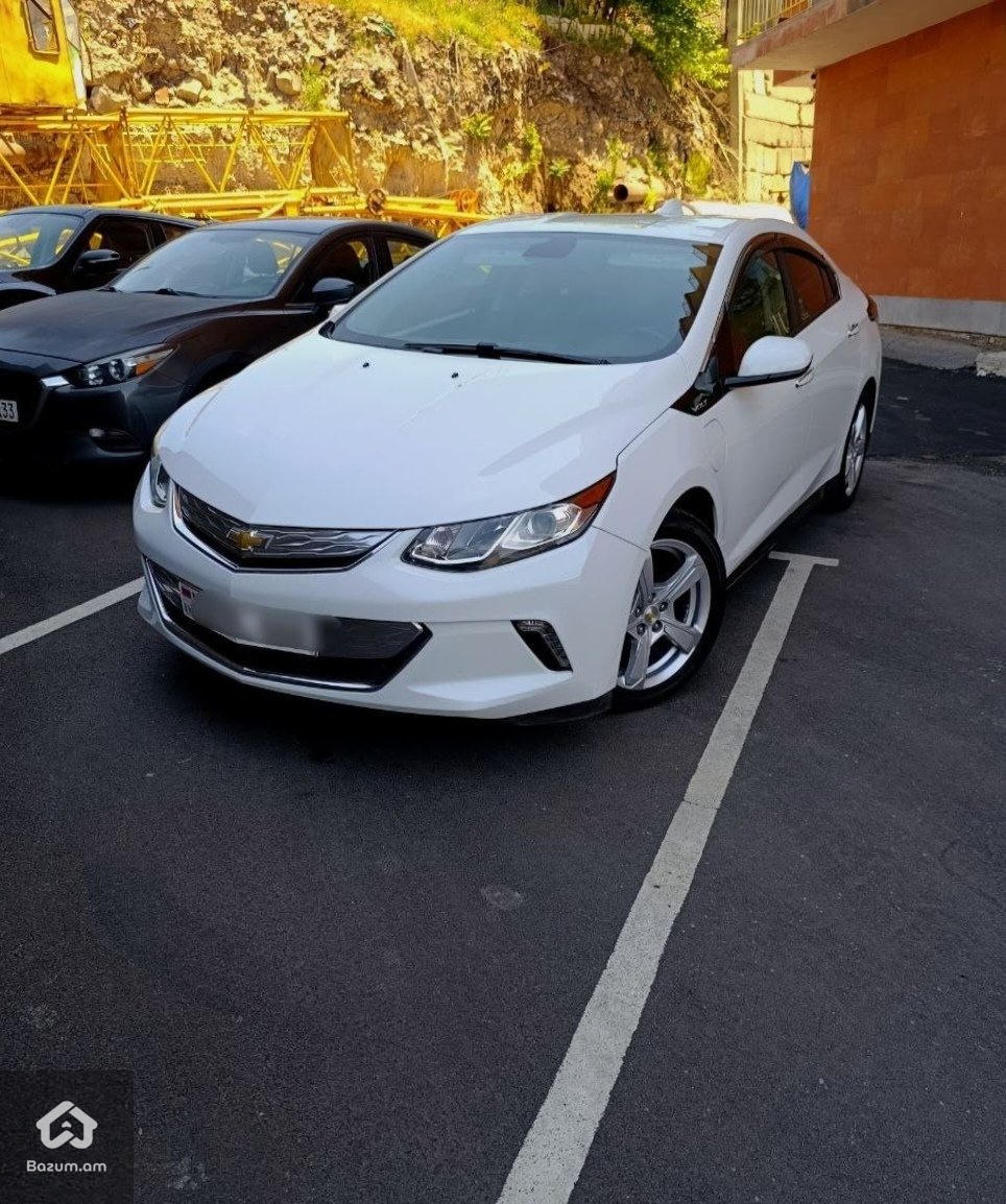 Chevrolet volt 2 2017 - image 2