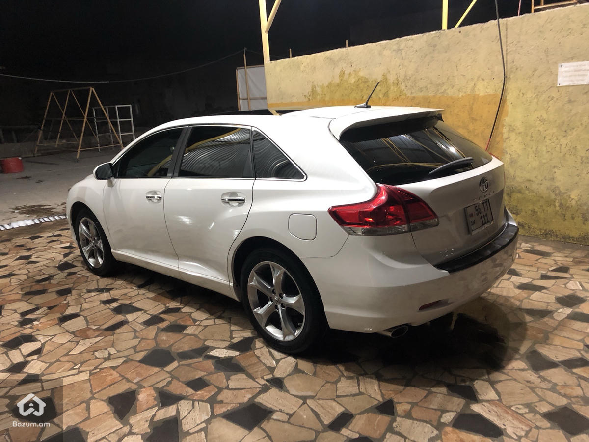 Toyota Venza - image 6