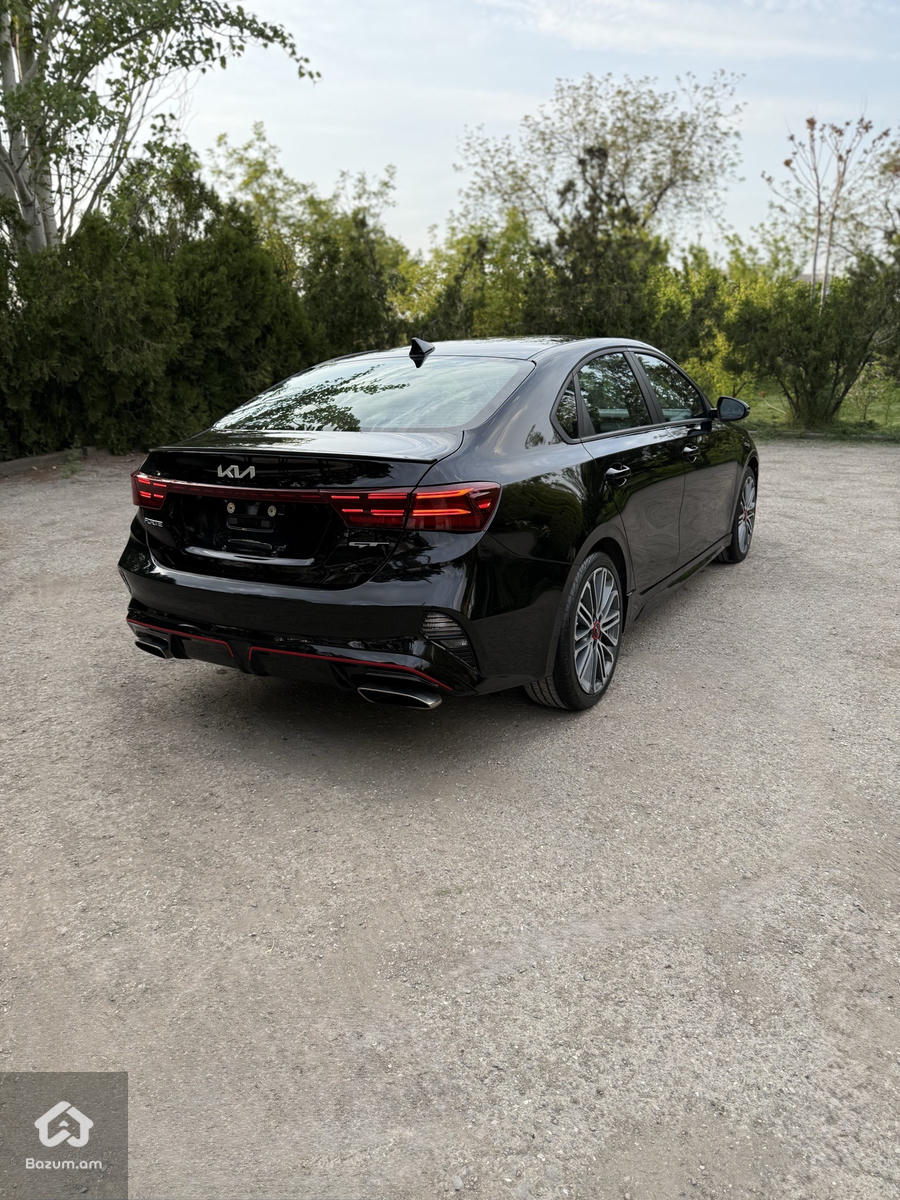 Kia Forte GT - image 4