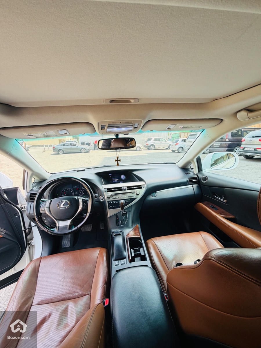 LEXUS RX350 - image 10