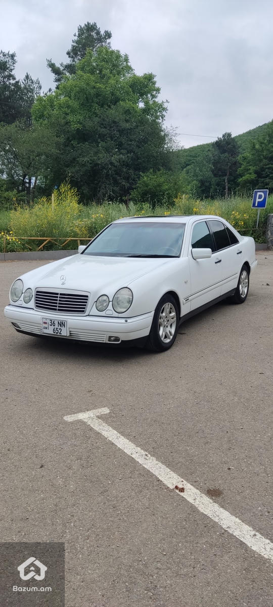 Mercedes-Benz E-Class W210 - image 4