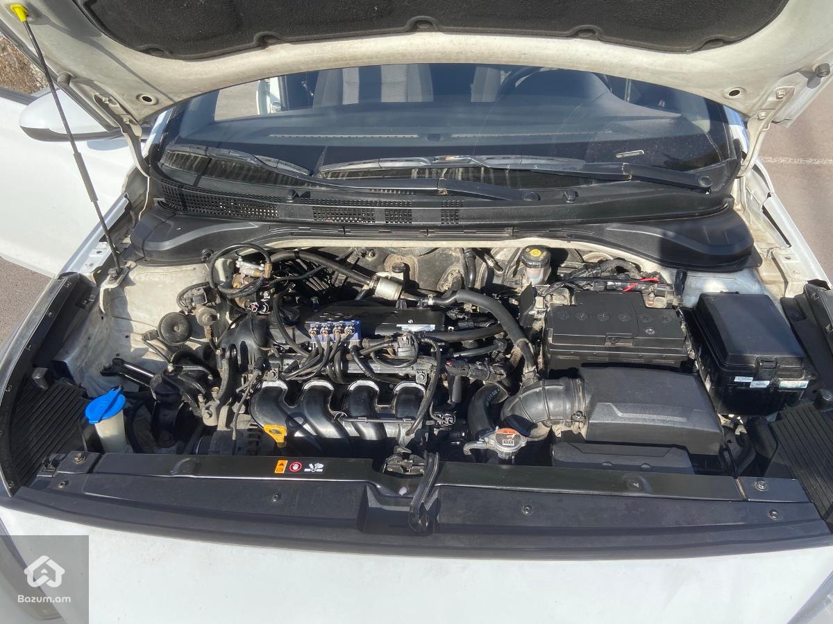 Hyundai Solaris 2018 - image 10