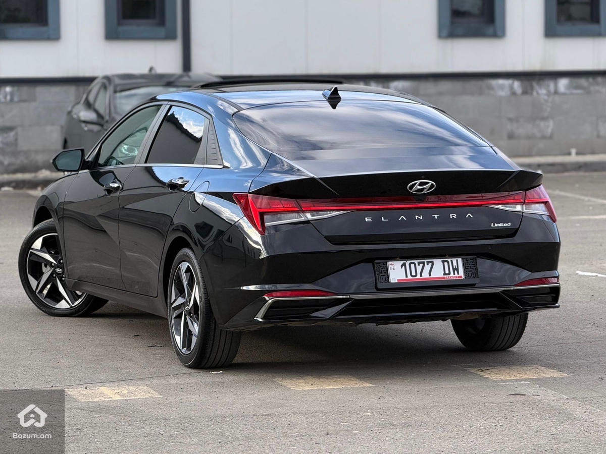 Hyundai Elantra - image 21