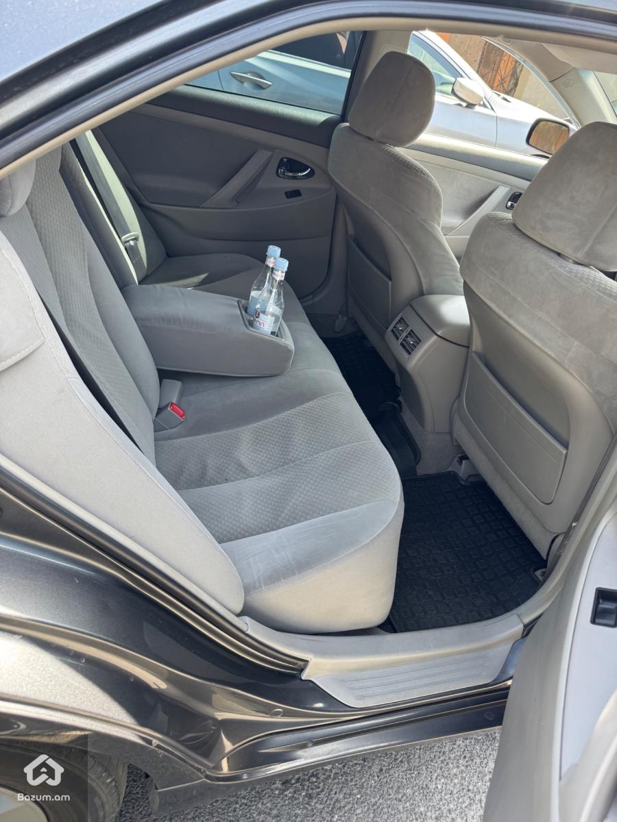 Toyota camry hibrid  - image 6