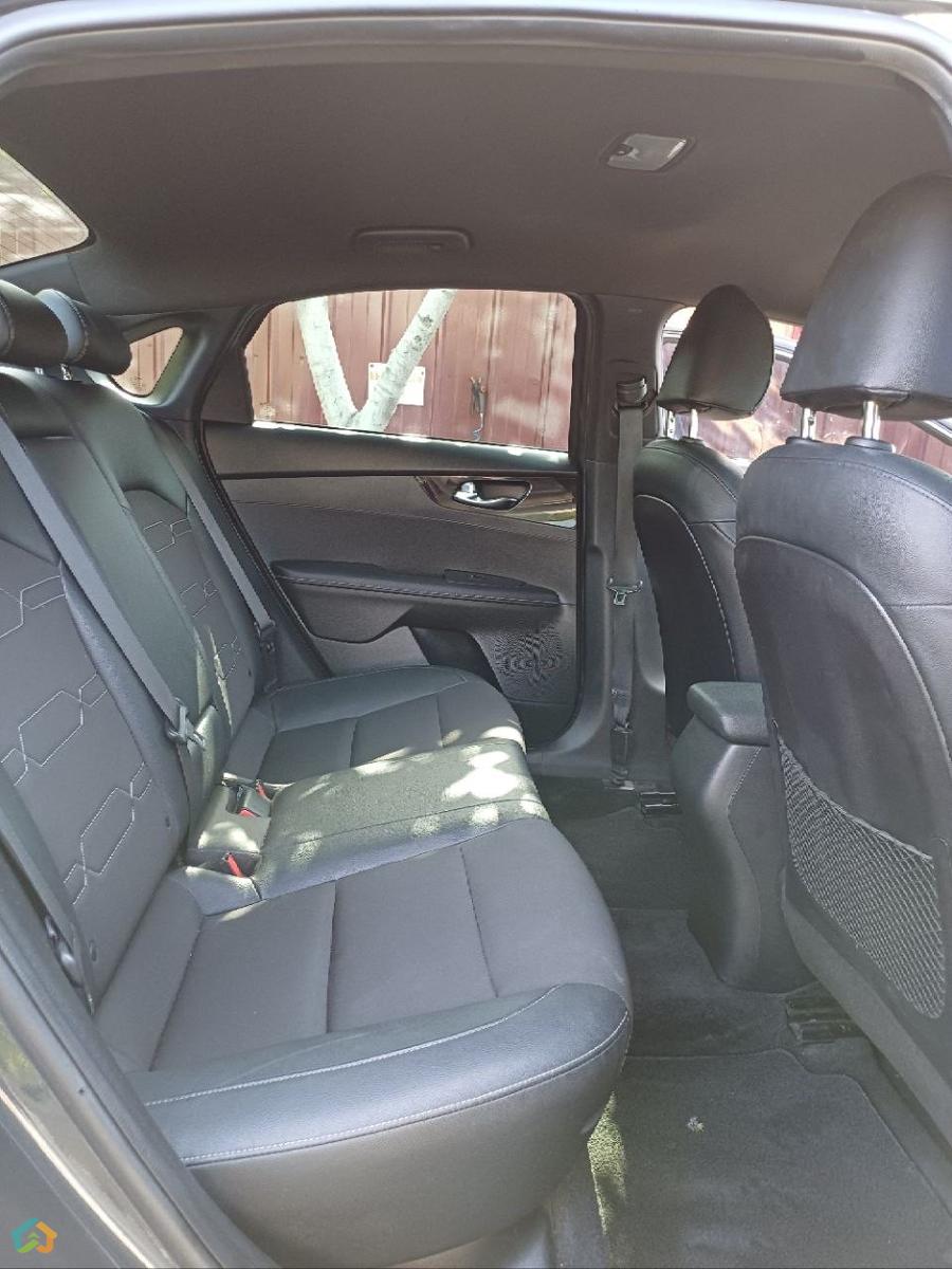 Kia Forte GT Line - image 9