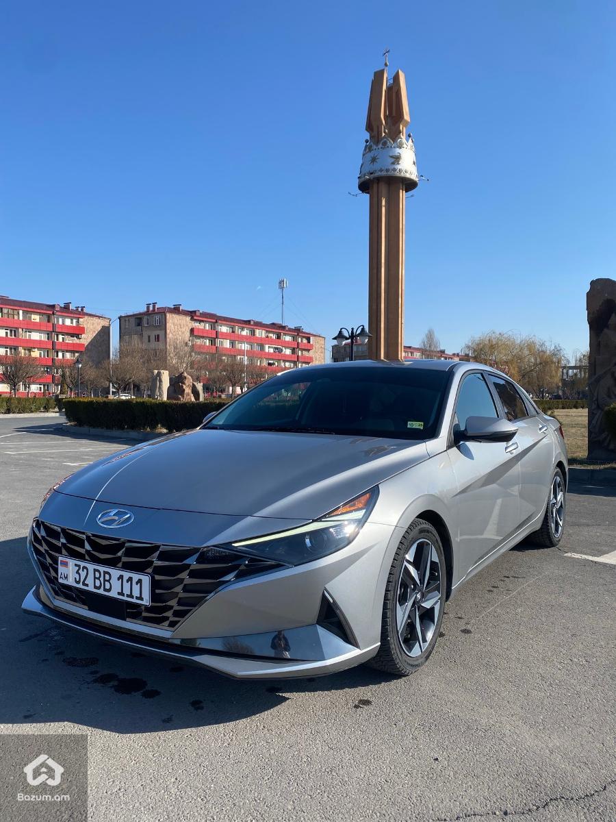 Hyundai Elantra Sel+ - image 1