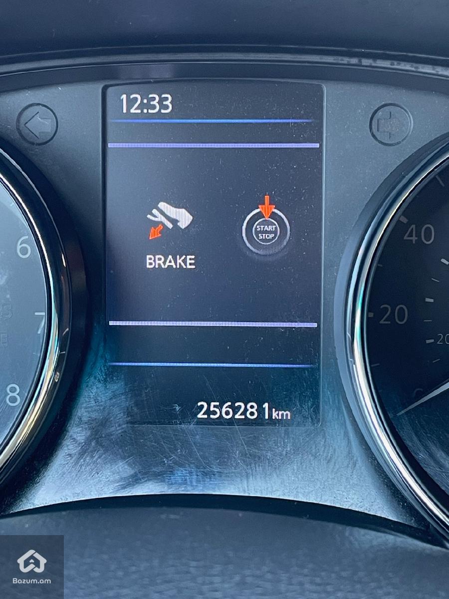 Nissan Rogue - image 11