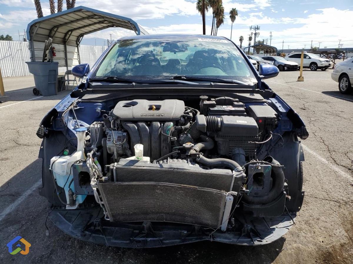 Hyundai Elantra Sel - image 9