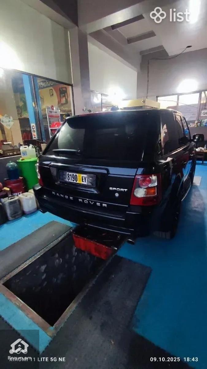 Range rover sport - image 12