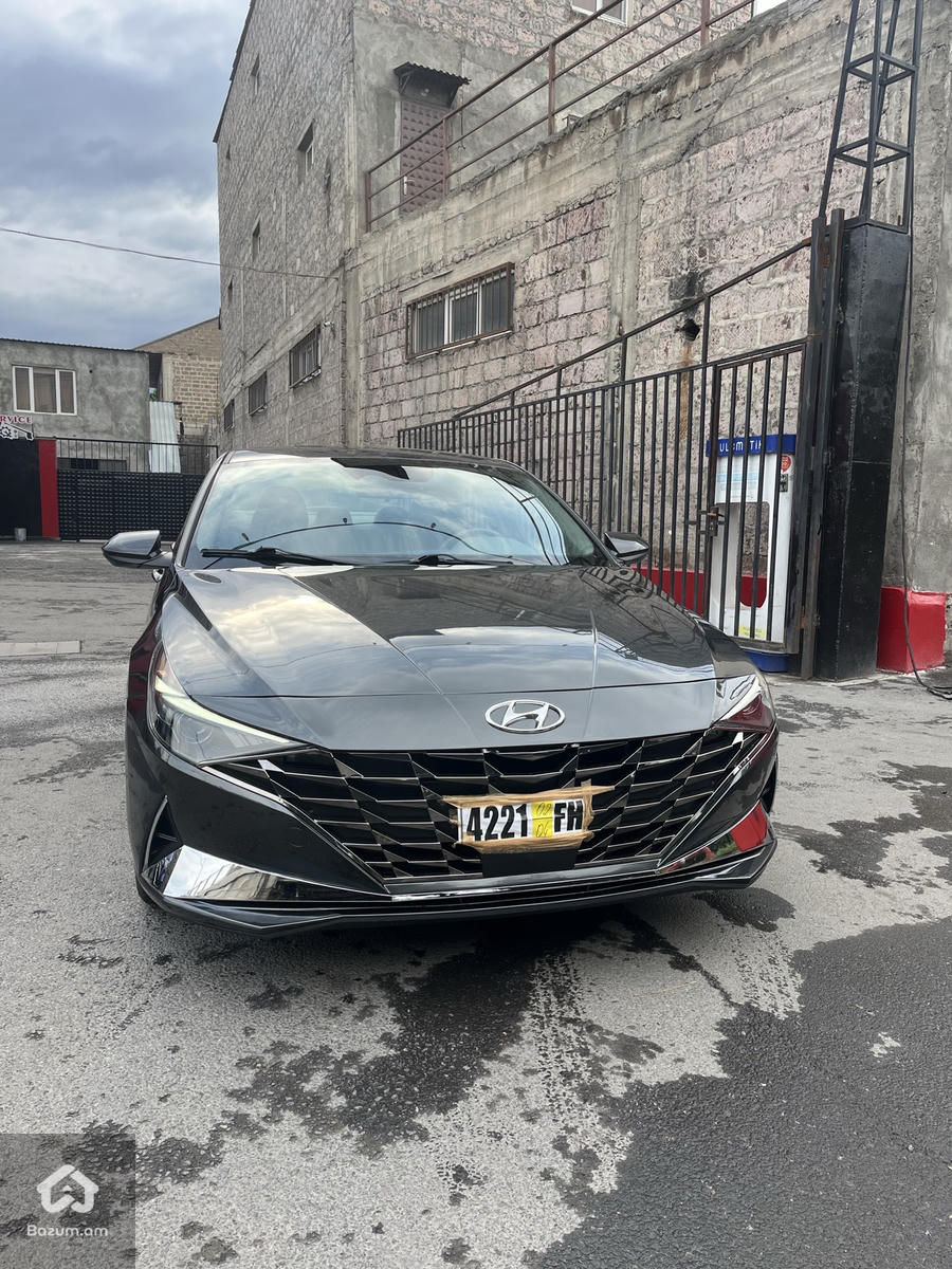 Hyundai Elantra 2022 SEL - image 3
