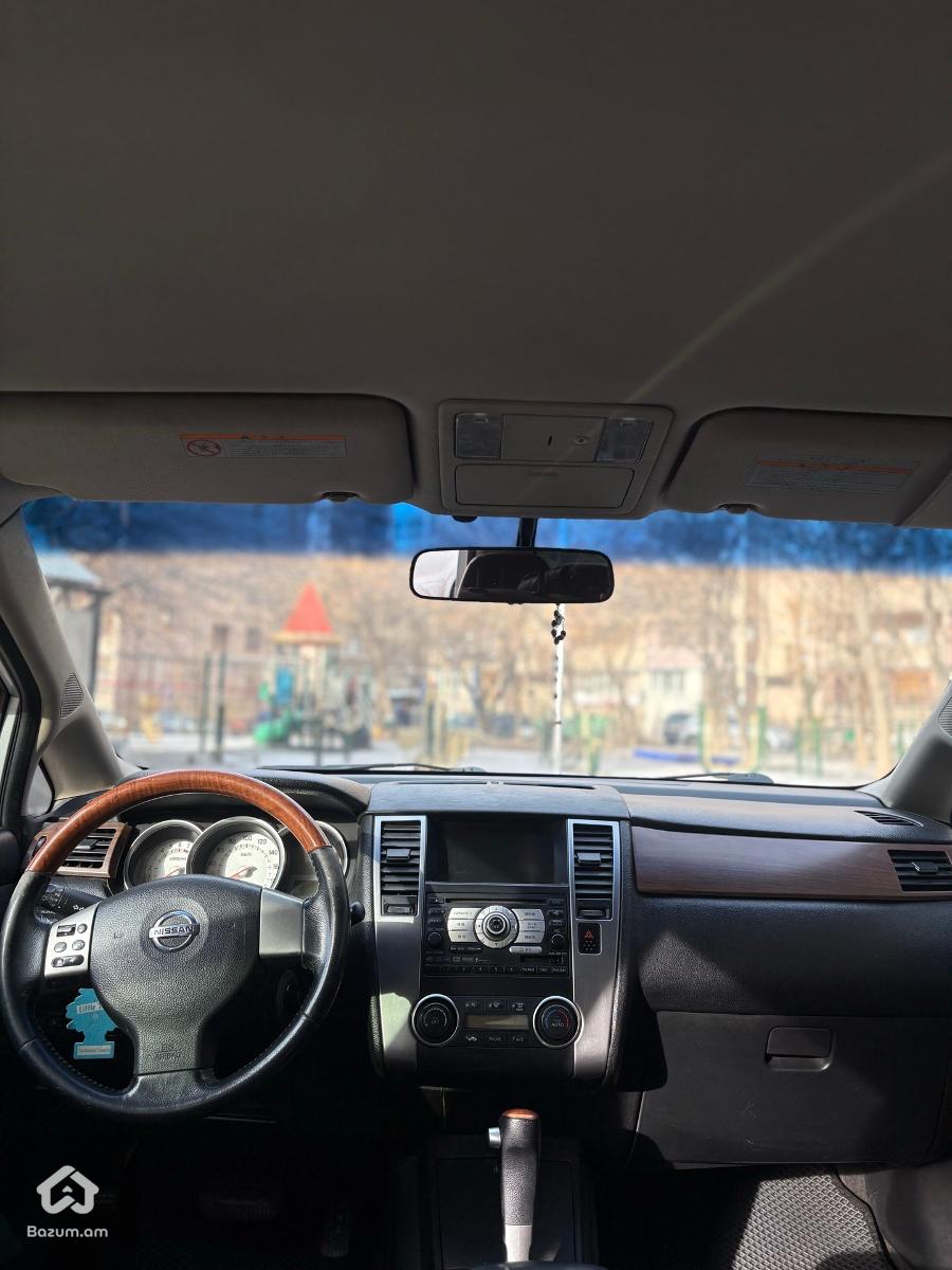 Nissan Tiida - image 4