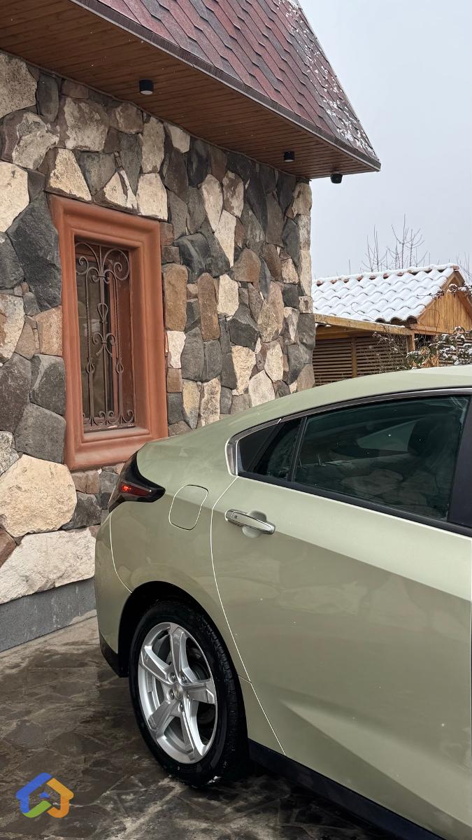 Chevrolet Volt 2 - image 4