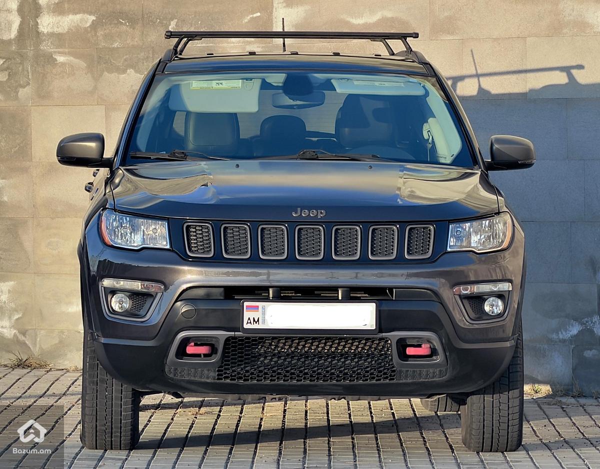 Jeep Compass Trailhawk - image 1