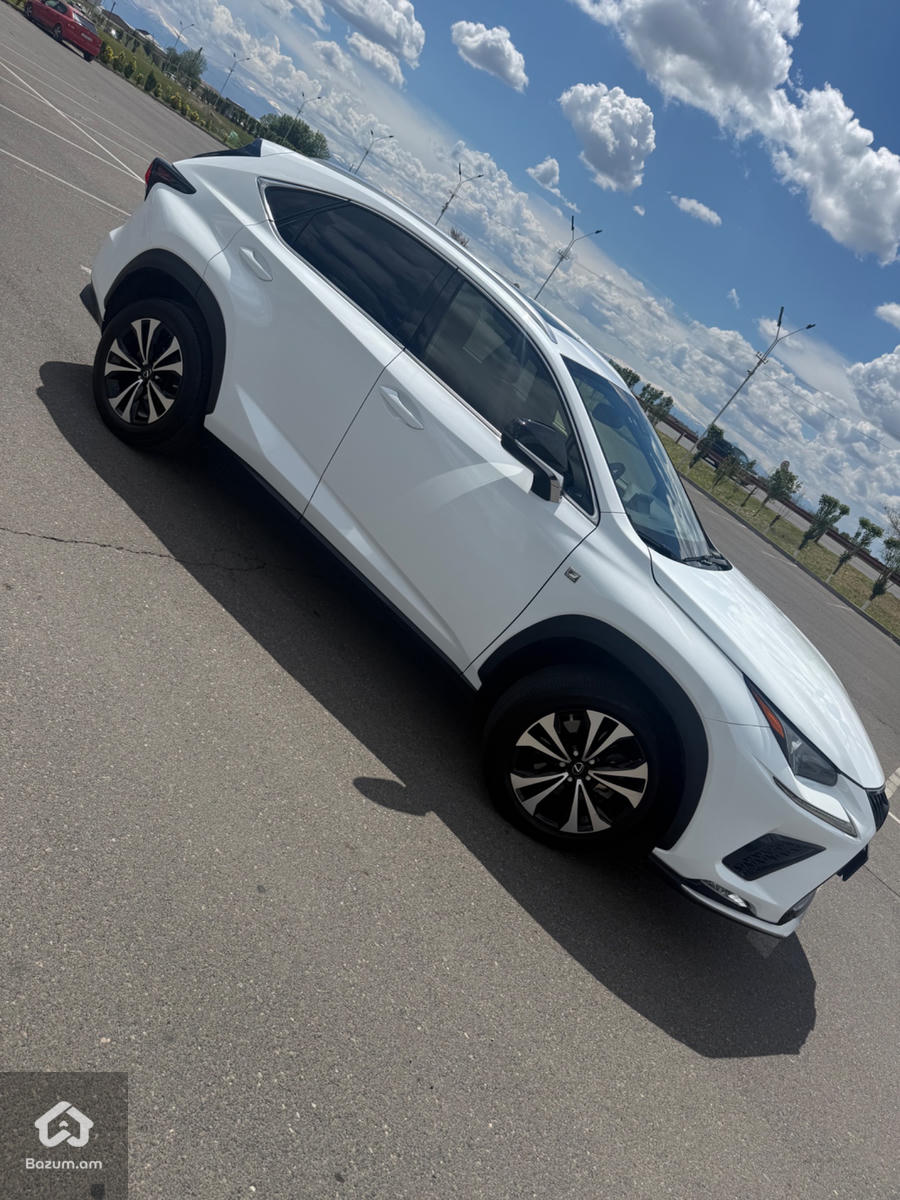 Lexus - image 2