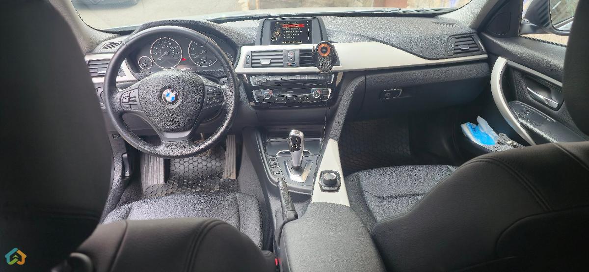 2017/05✔️ BMW 320i – 2.0T - image 10
