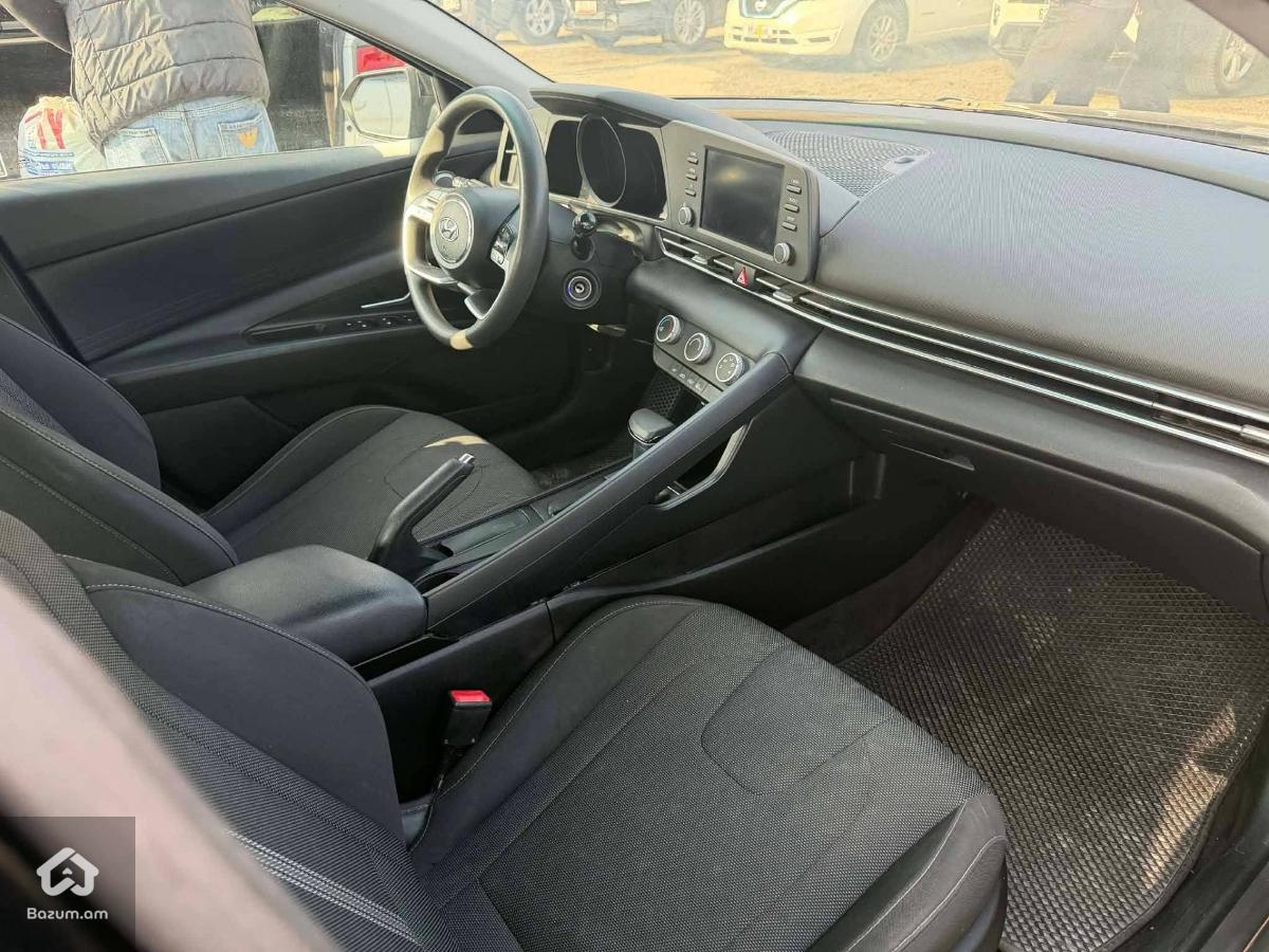 HYUNDAI ELANTRA - image 2