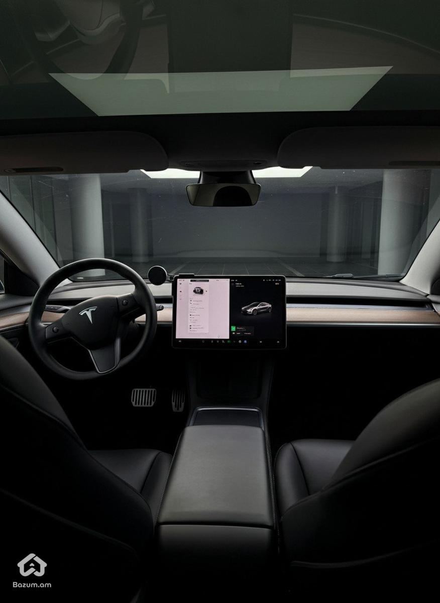 Tesla Model 3 - image 7