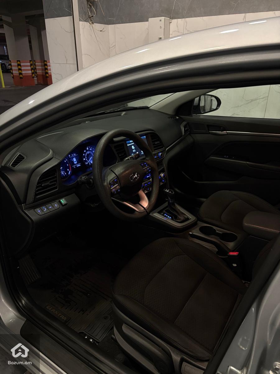 Hyundai Elantra - image 7