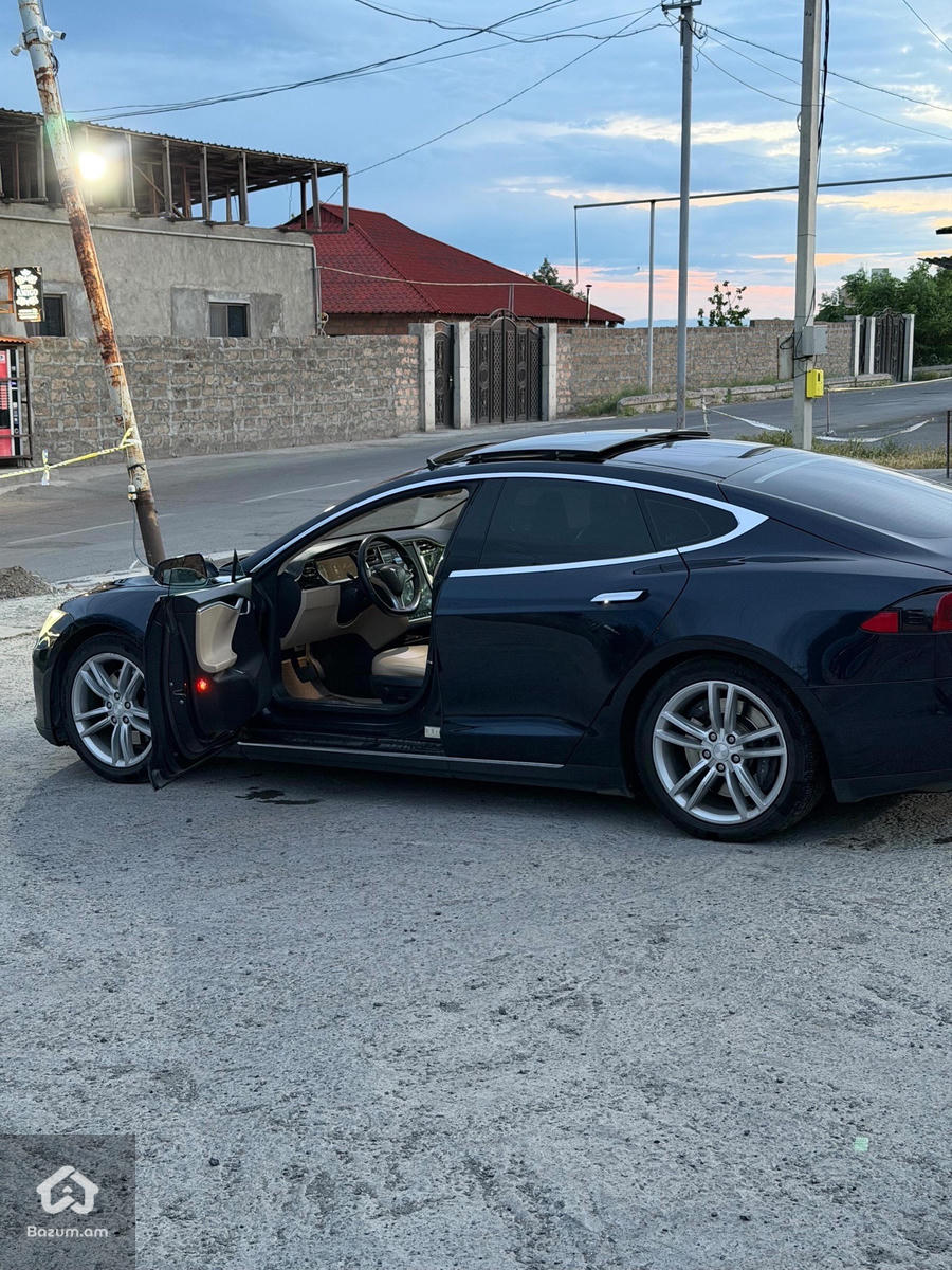 Tesla Model S85 Fastcharge - image 11