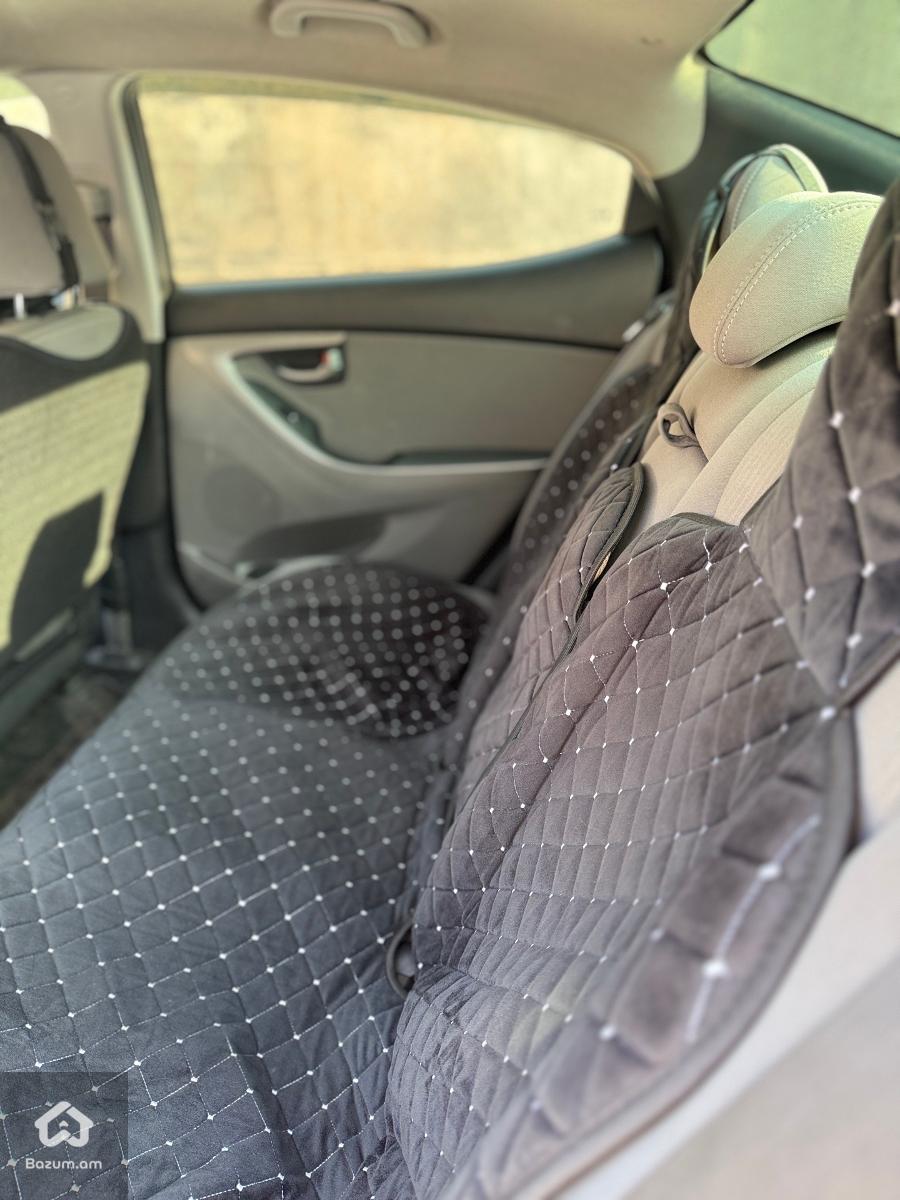 Hyundai Elantra - image 4