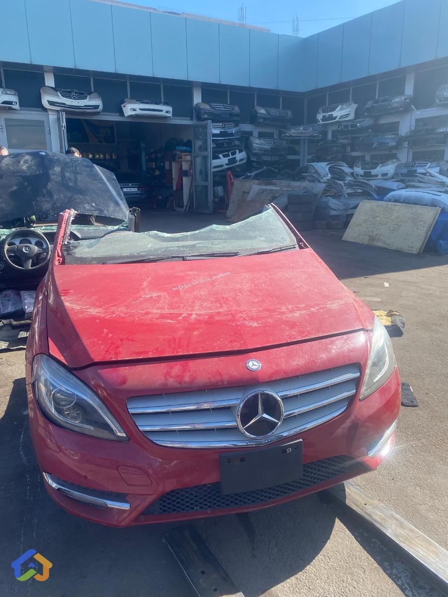 Mercedes Benz B class w245 w246 kapot - image 1