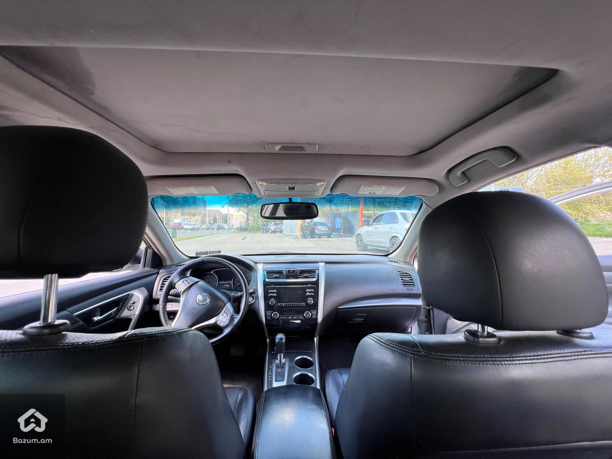 Nissan Altima - image 11