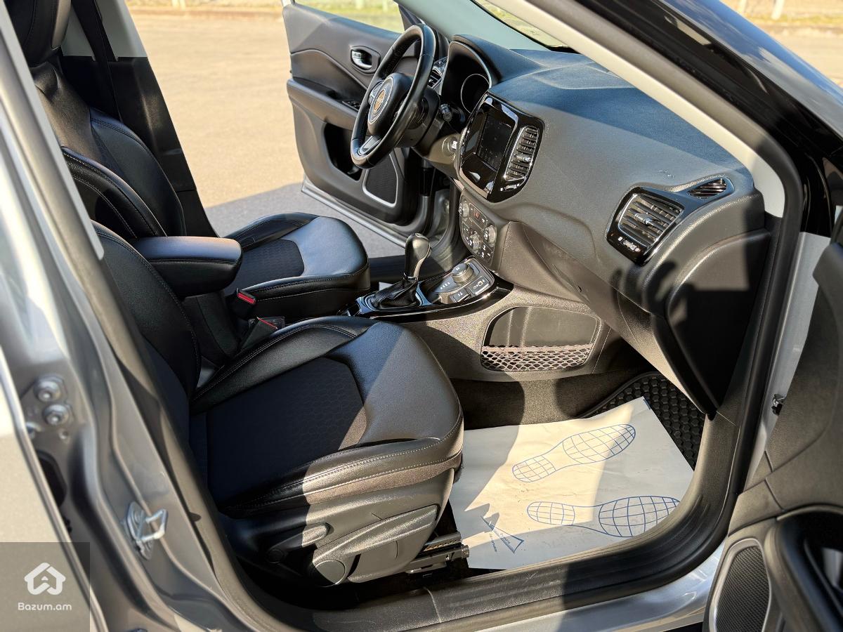 JEEP COMPASS LATITUDE AWD 2019 - image 8