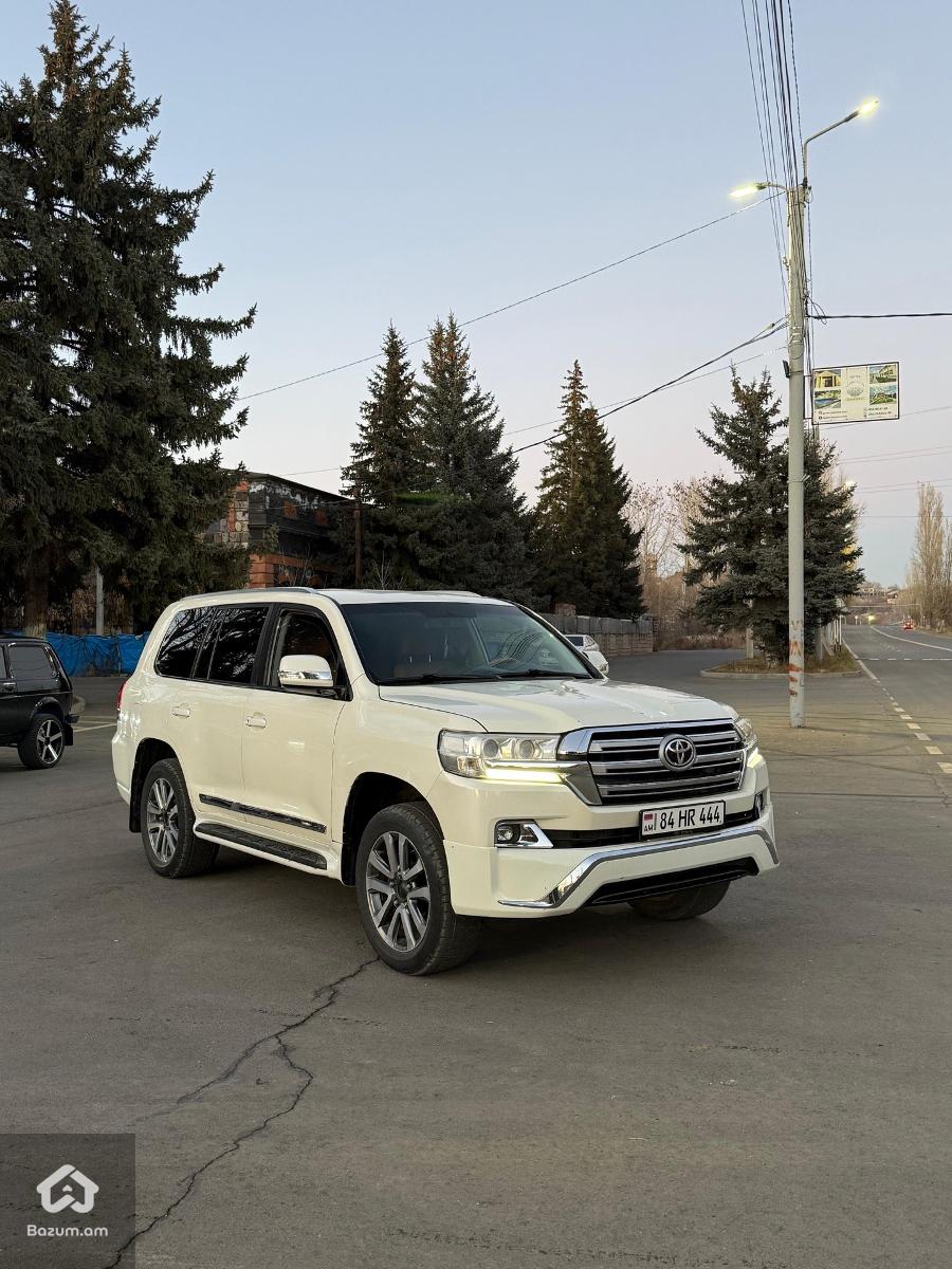 Toyota LC200 - image 1