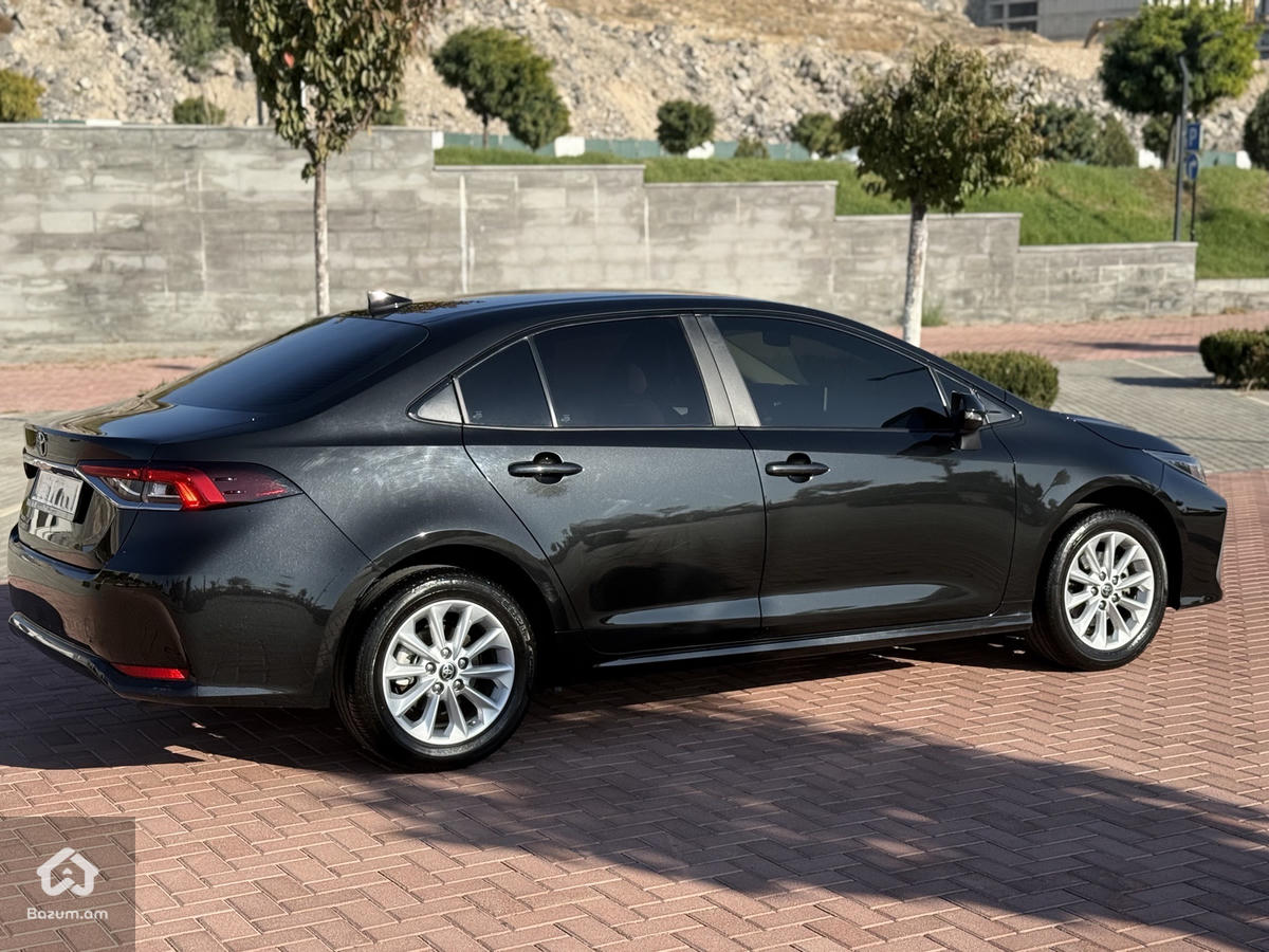 Toyota Corolla - image 7