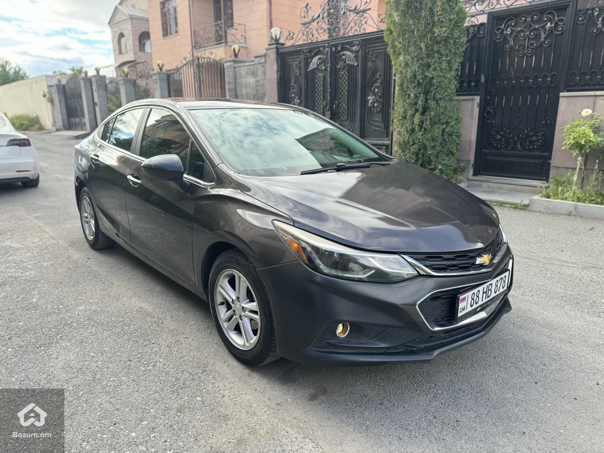 Chevrolet Cruze - image 2
