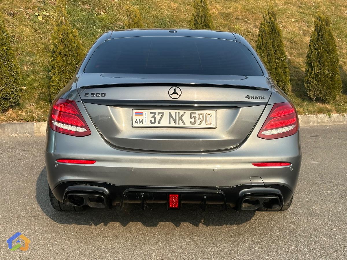 Mercedes E300 - image 8